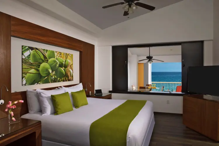 alt-jr-of-bed-grand-nuevo-vallarta-a.webp